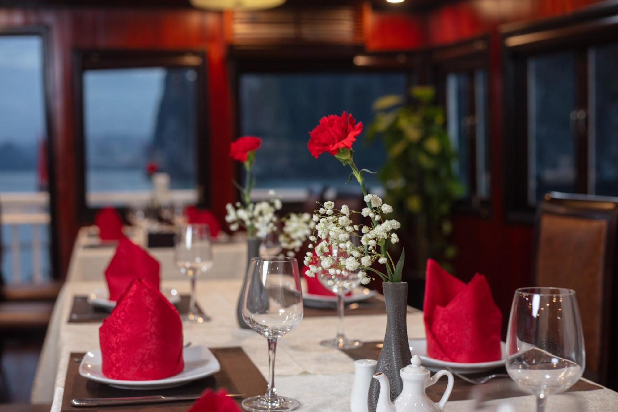 Ruby Cruise Hotel Ha Long Exterior foto