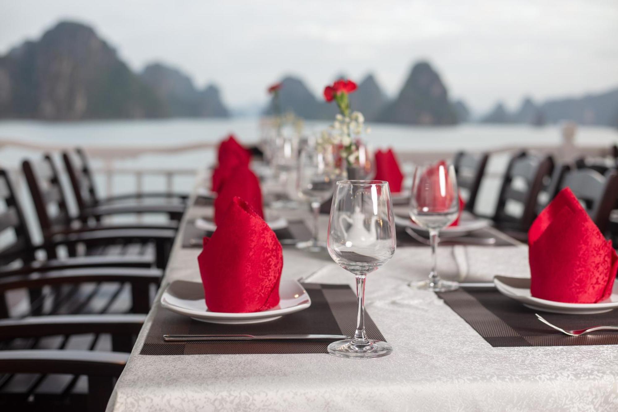Ruby Cruise Hotel Ha Long Exterior foto